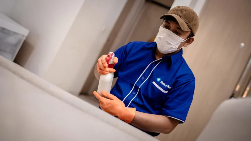 jasa cuci sofa bintoroclean