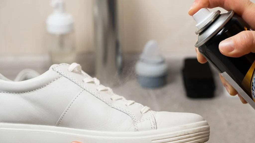 Cara Menghilangkan Bau Sepatu