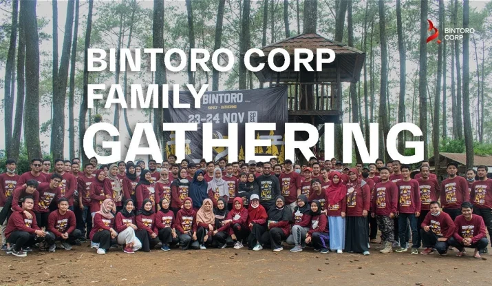 Karyawan Bintoro Corp melakukan games team building di Lembang